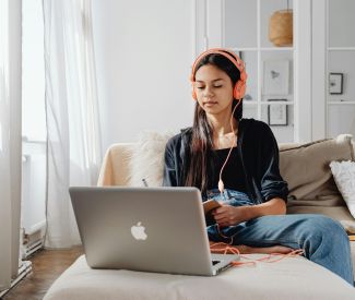 Logo Choisir sa voie : définir ses repères professionnels